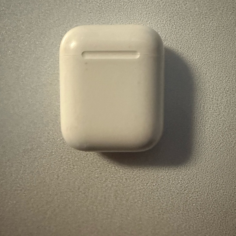 AirPods 2nd gen charging Case